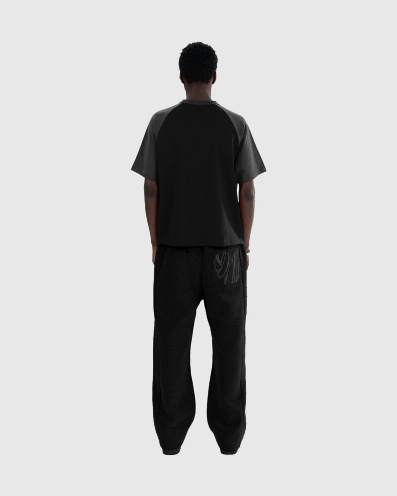 TEE_BLACK_PORTEE_3.jpg TEE_BLACK_PORTEE_3.jpg